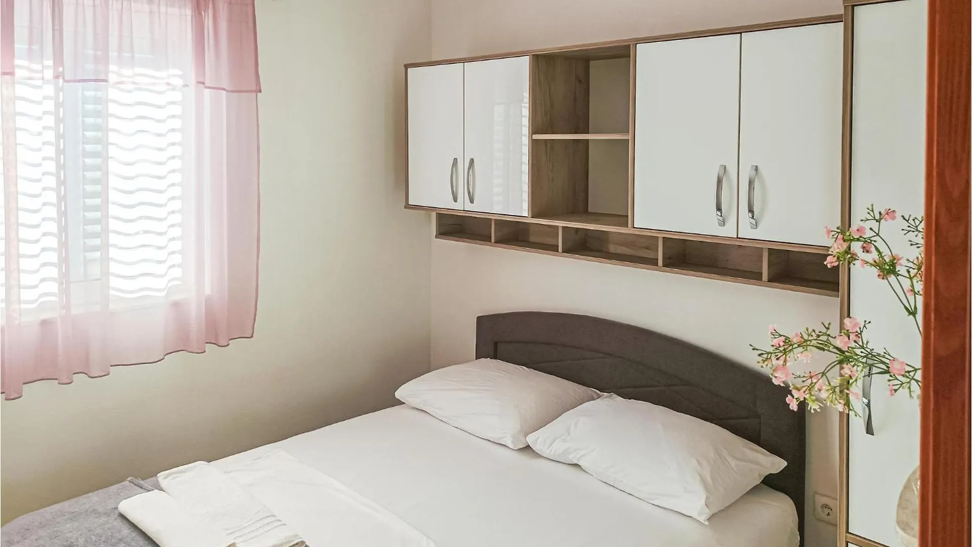 Gorgeous Home In Kastel Stafilic With Wifi