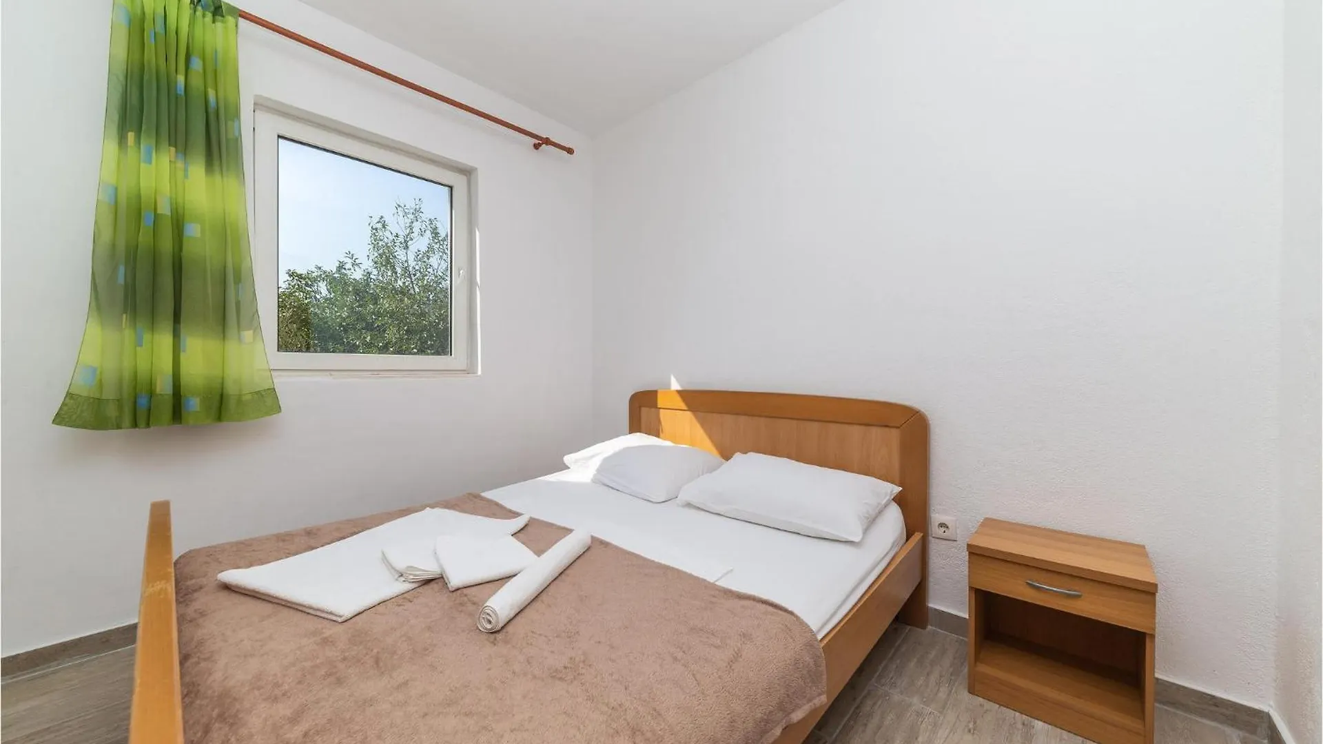 Gorgeous Home In Kastel Stafilic With Wifi Holiday home