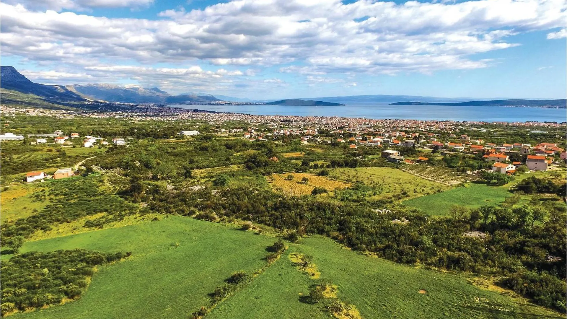 Gorgeous Home In Kastel Stafilic With Wifi