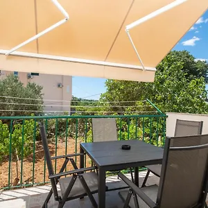 Kiki Apartment